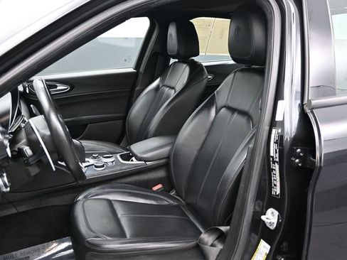 Used 2023 Alfa Romeo Giulia Sprint image 11