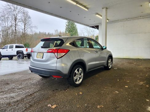 Used 2021 Honda HR-V LX image 3