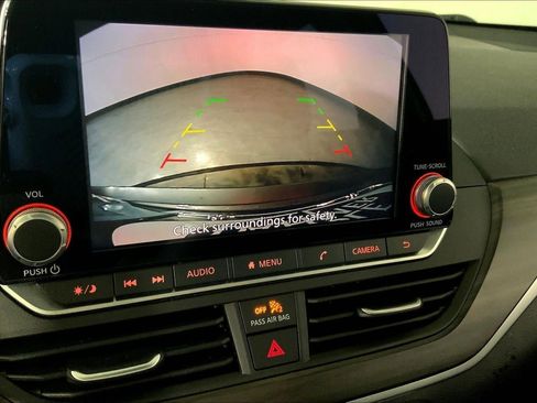 Used 2025 Nissan Altima 2.5 SV image 21