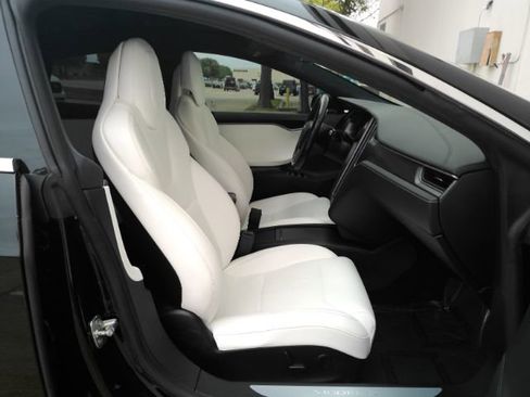 Used 2019 Tesla Model S Performance image 24