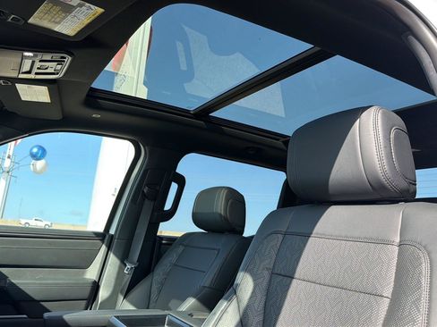 Used 2025 Toyota Tundra Limited AWD/4WD image 14