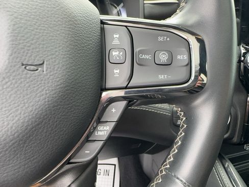 Used 2025 RAM 1500 Limited AWD/4WD image 24