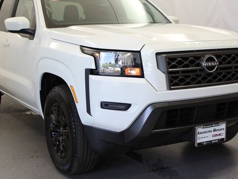 Used 2023 Nissan Frontier SV w/ Technology Package RWD image 2