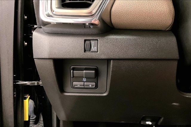 Used 2023 GMC Canyon Denali AWD/4WD image 38