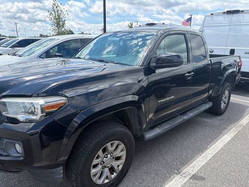 Used 2016 Toyota Tacoma SR5 w/ SR5 Appearance Package (DM) AWD/4WD image 21