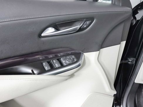Used 2022 Cadillac XT4 Luxury AWD/4WD image 17
