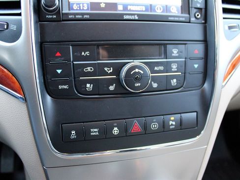 Used 2012 Jeep Grand Cherokee Overland image 29