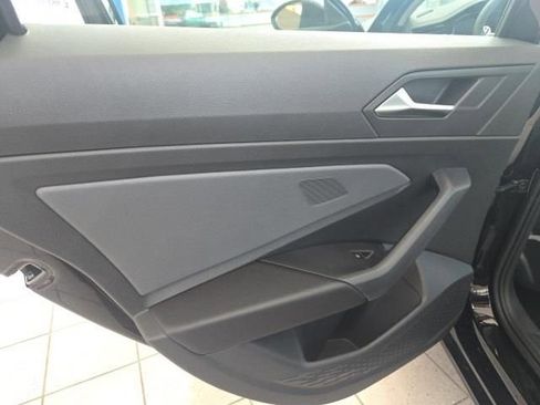 New 2025 Volkswagen Jetta SE image 10