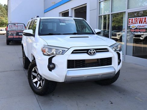 Used 2020 Toyota 4Runner TRD Off-Road Premium w/ Moonroof Package AWD/4WD image 38