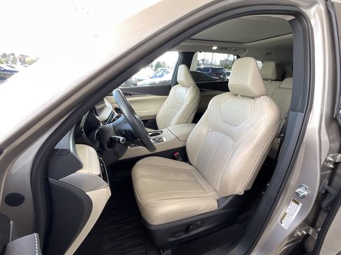 Used 2023 INFINITI QX60 Luxe w/ Performance Audio Package image 11