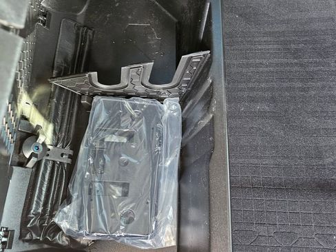 Used 2024 GMC Sierra 1500 Elevation image 18