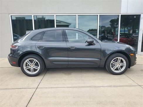 Used 2024 Porsche Macan w/ Premium Plus Package image 8
