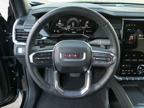 Used 2025 GMC Acadia Elevation image 19