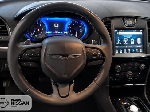 Used 2023 Chrysler 300 S RWD image 9
