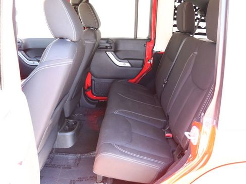 Used 2016 Jeep Wrangler Unlimited Sahara w/ Dual Top Group AWD/4WD image 13