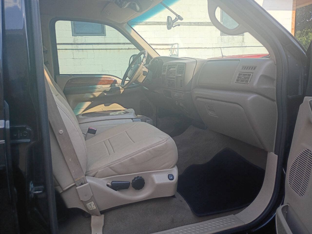 Used 2000 Ford Excursion Limited AWD/4WD image 11