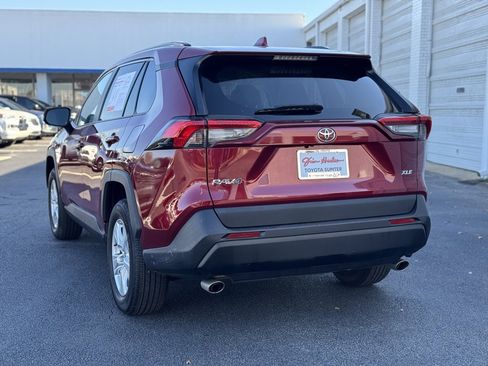 Used 2021 Toyota RAV4 XLE image 5