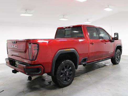 Used 2024 GMC Sierra 2500 AT4 w/ AT4 Premium Plus Package image 9
