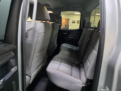 Used 2019 Chevrolet Silverado 1500 Custom w/ Custom Convenience Package image 19