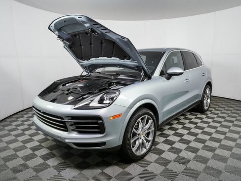 Certified 2023 Porsche Cayenne AWD/4WD image 35