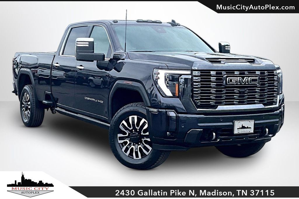 Used 2024 GMC Sierra 3500 Denali Ultimate AWD/4WD image 1