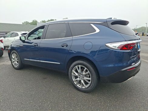 Used 2023 Buick Enclave Essence w/ Experience Buick Package AWD/4WD image 4