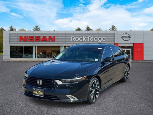 Used 2024 Honda Accord Touring image 2