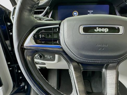 Used 2022 Jeep Grand Cherokee Overland w/ Advanced Protech Group III image 43