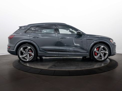 Certified 2024 Audi SQ8 e-tron Premium Plus w/ Black Optic Package AWD/4WD image 3
