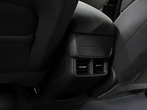 Used 2025 Chevrolet Equinox LT FWD image 24