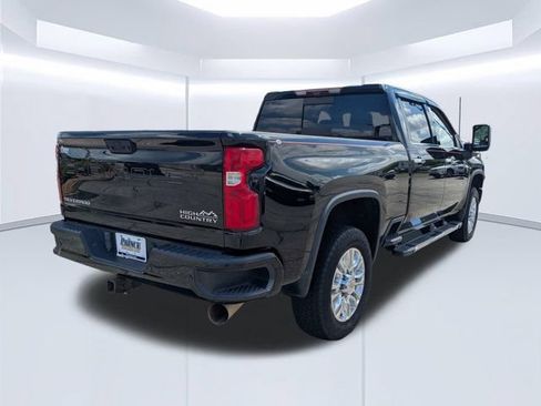 Used 2022 Chevrolet Silverado 2500 High Country w/ Technology Package AWD/4WD image 4