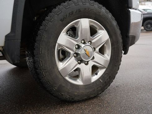 Used 2022 Chevrolet Silverado 3500 LTZ AWD/4WD image 32
