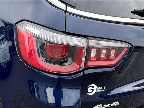 Used 2019 Jeep Compass Latitude w/ Cold Weather Group AWD/4WD image 31