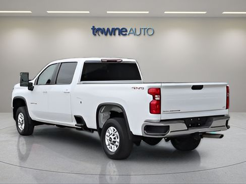 Used 2024 Chevrolet Silverado 2500 LT AWD/4WD image 5