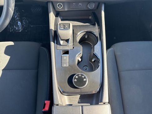 Used 2023 Nissan Rogue S image 29