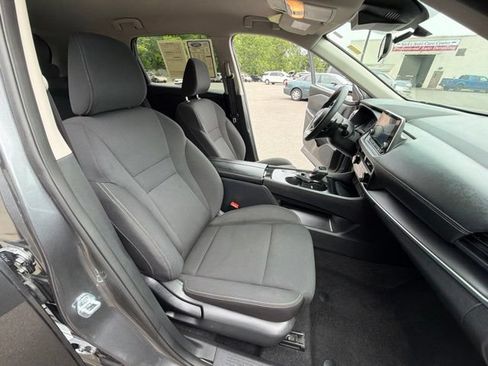 Used 2024 Nissan Rogue S FWD image 23