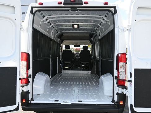 Used 2026 RAM ProMaster 2500 w/ Convenience Group FWD image 10