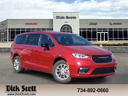 New 2026 Chrysler Pacifica Select