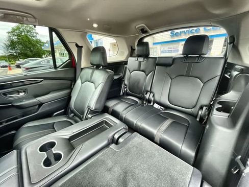 Used 2025 Honda Pilot Touring image 28