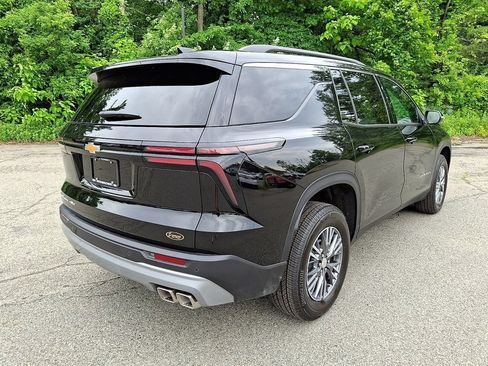 Used 2026 Chevrolet Traverse LT AWD/4WD image 7