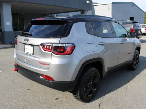 Used 2023 Jeep Compass Trailhawk image 3
