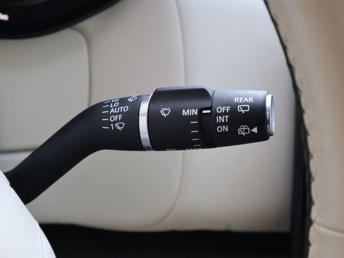Used 2023 Land Rover Range Rover SE image 32