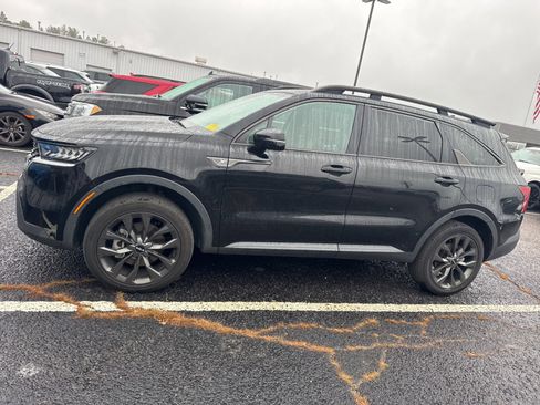 Used 2023 Kia Sorento X-Line EX image 4