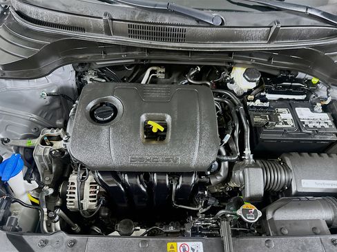 Used 2025 Kia Soul LX w/ LX Technology Package FWD image 31