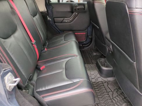 Used 2018 Jeep Wrangler Unlimited Rubicon w/ Connectivity Group image 20