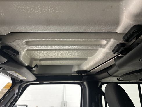 Used 2019 Jeep Wrangler Unlimited Sport S image 28