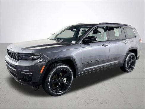 Certified 2025 Jeep Grand Cherokee L Limited w/ Luxury Tech Group II AWD/4WD image 2