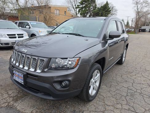 Used 2014 Jeep Compass Latitude image 1