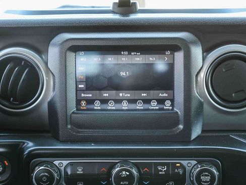 Used 2020 Jeep Gladiator Sport w/ Quick Order Package 24S AWD/4WD image 4