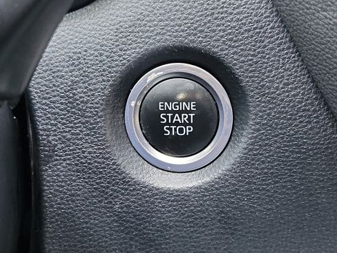 Used 2022 Toyota Corolla SE w/ Carpet Mat Package (TMS) image 17